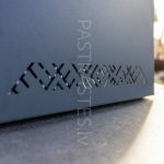 LB51 R3 NPD Pastkastītes dekoratīvais zīmju raksts Mājas pastkastītes dekoratīvā seno zīmju raksta tuvplāns
