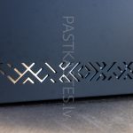 LB51 R3 NPD Pastkastītes dekoratīvais zīmju raksts Mājas pastkastītes dekoratīvā seno zīmju raksta tuvplāns
